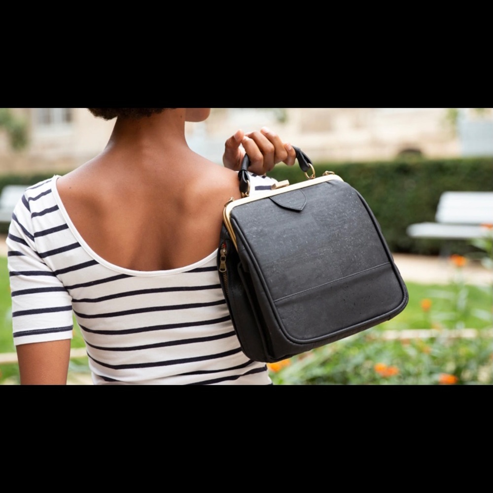 Black Bebebark Chic Tablet Purse